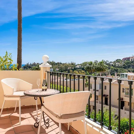 La Quinta Hills - Modern Andalusian-style With Rooftop Terrace Apartment Benahavis