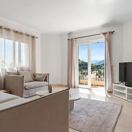 La Quinta Hills - Modern Andalusian-style With Rooftop Terrace * Benahavis