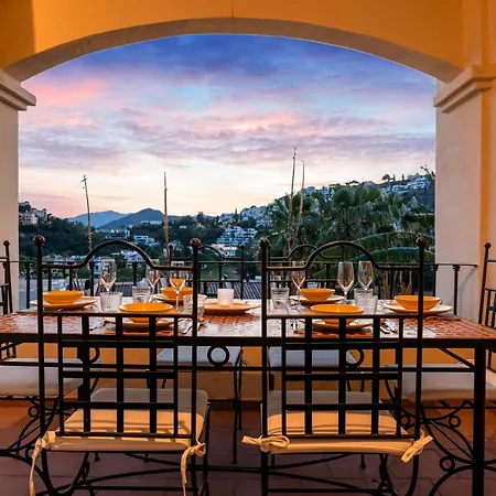 La Quinta Hills - Modern Andalusian-style With Rooftop Terrace * Benahavis