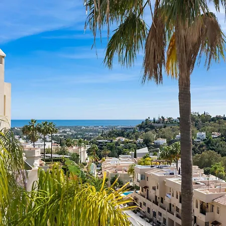 Apartment La Quinta Hills - Modern Andalusian-style With Rooftop Terrace