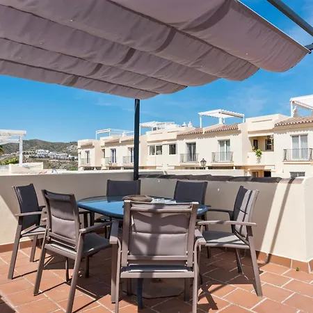 Apartment La Quinta Hills - Modern Andalusian-style With Rooftop Terrace