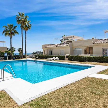 Apartment La Quinta Hills - Modern Andalusian-style With Rooftop Terrace *